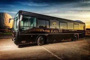 Außenansicht des The Black Bus Partybus München